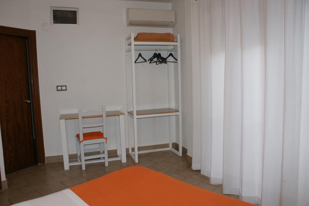 Hostal Puerto Beach Motril Eksteriør bilde